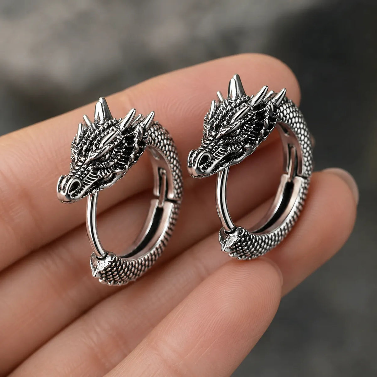 accessoire dragon homme écailles relief