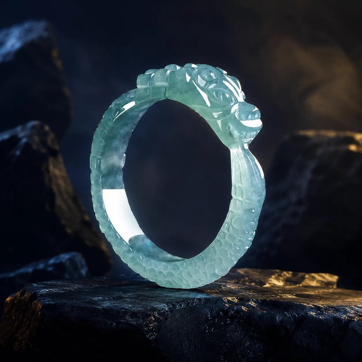 Bague Jade Dragon oriental avec écailles finement gravées