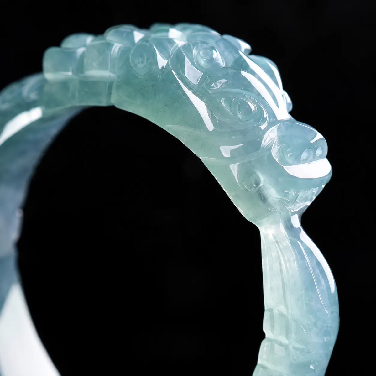 Bague Jade Dragon sculptée en jadéite naturelle du myanmar