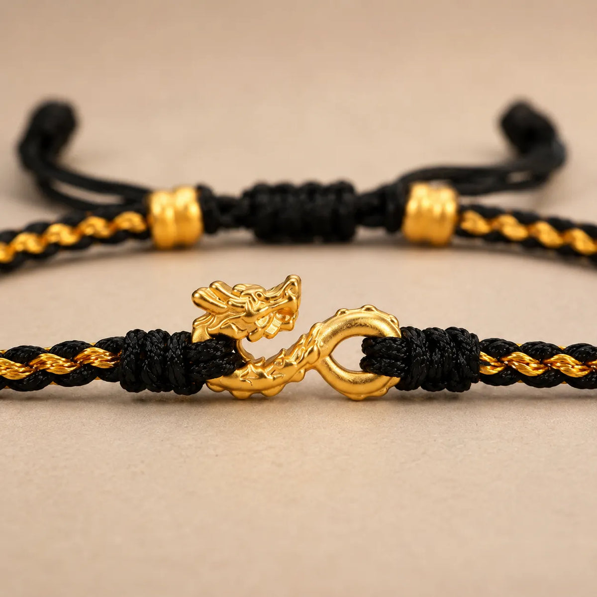 Bracelet Dragon noir doré porte bonheur
