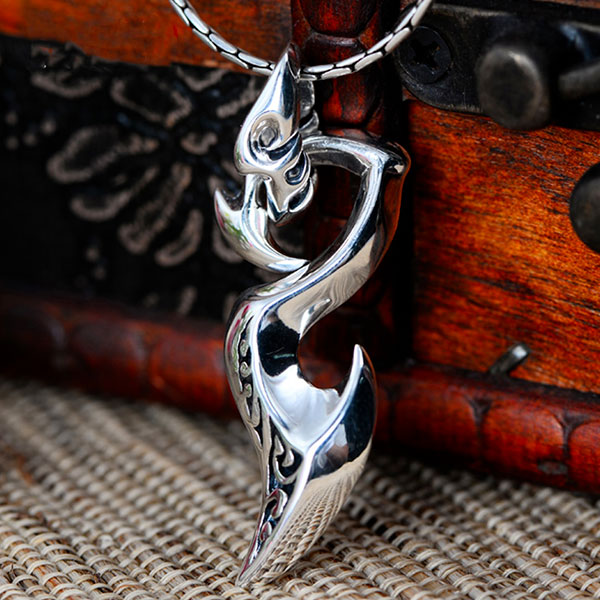 collier dragon dague argentée