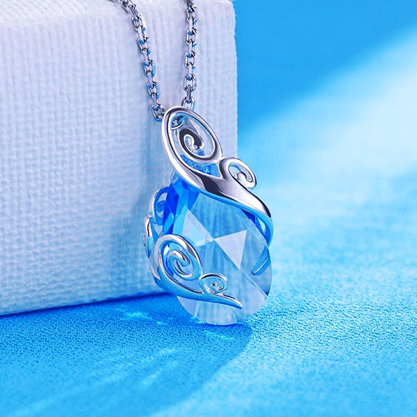 Collier dragon larme glaciale