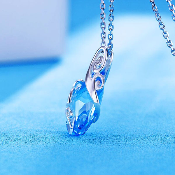 Collier dragon larme glaciale