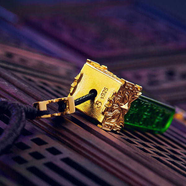 Collier dragon sacré