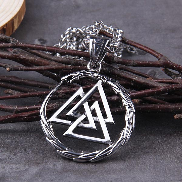 Collier Valknut