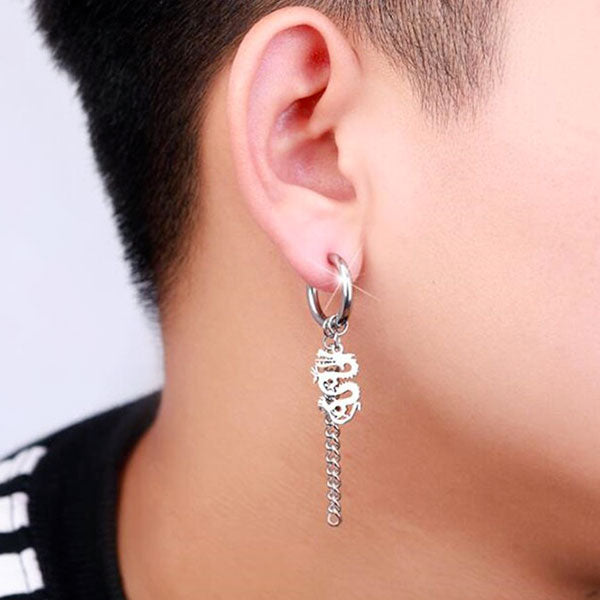Boucle d'oreille dragon enchainé
